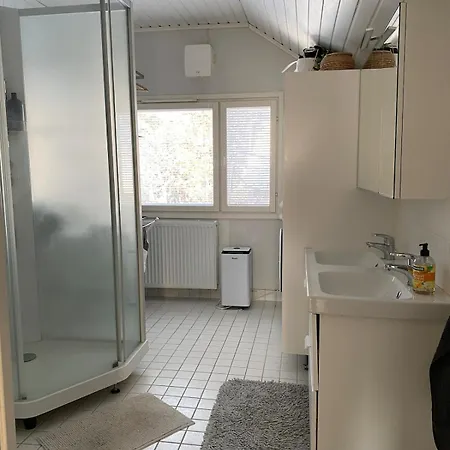 Large House - Sauna, Backyard & Tranquility * Helsingfors