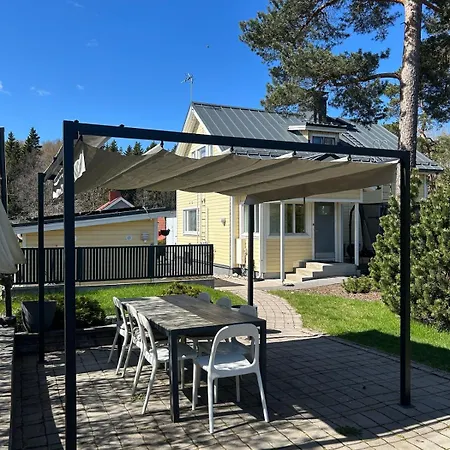 Large House - Sauna, Backyard & Tranquility Lägenhet
