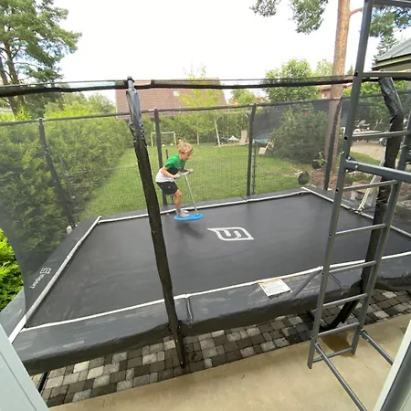 Large House - Sauna, Backyard & Tranquility Апартаменты *