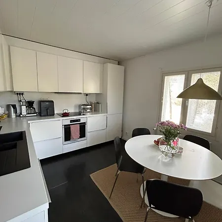 Large House - Sauna, Backyard & Tranquility *