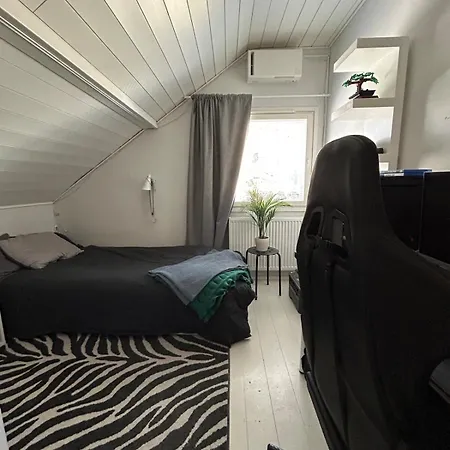 Large House - Sauna, Backyard & Tranquility شقة هلسنكي