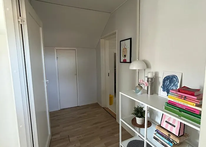 Large House - Sauna, Backyard & Tranquility Helsinki