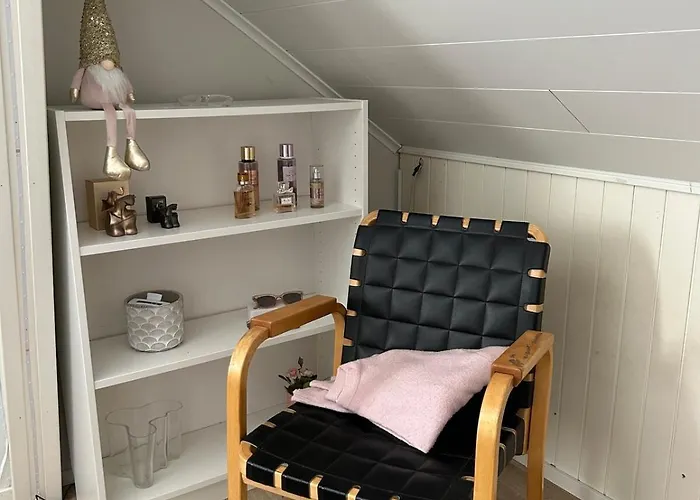 Large House - Sauna, Backyard & Tranquility Lägenhet *