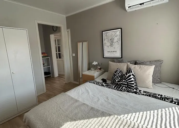 Large House - Sauna, Backyard & Tranquility Lägenhet Helsingfors