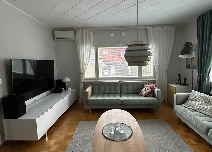 Large House - Sauna, Backyard & Tranquility هلسنكي