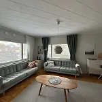 Appartement Large House - Sauna, Backyard & Tranquility *