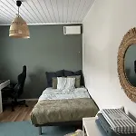 Large House - Sauna, Backyard & Tranquility Appartement