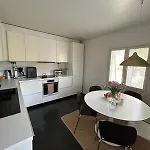 Large House - Sauna, Backyard & Tranquility *