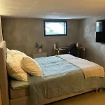 Appartement Large House - Sauna, Backyard & Tranquility