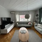 Large House - Sauna, Backyard & Tranquility Helsinki