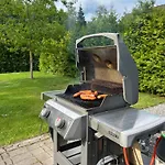 Large House - Sauna, Backyard & Tranquility Appartement Helsinki