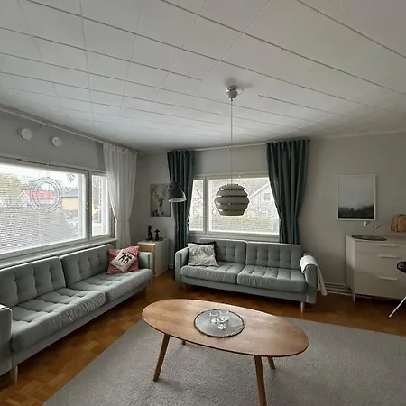 Apartment Large House - Sauna, Backyard & Tranquility *