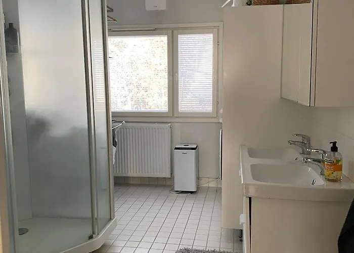 Large House - Sauna, Backyard & Tranquility * 赫尔辛基