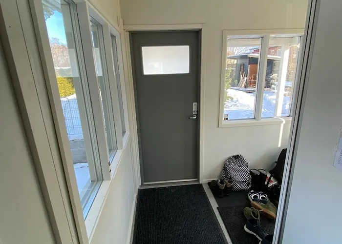 Large House - Sauna, Backyard & Tranquility