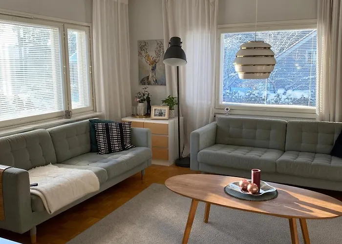 Large House - Sauna, Backyard & Tranquility 公寓 *