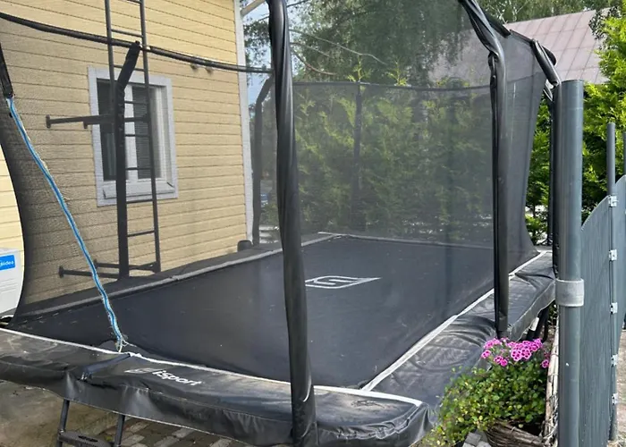 公寓 Large House - Sauna, Backyard & Tranquility