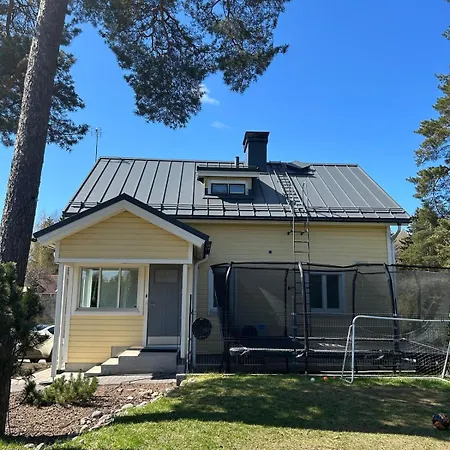 Apartamento Large House - Sauna, Backyard & Tranquility *