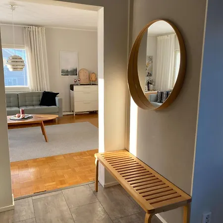 Apartamento Large House - Sauna, Backyard & Tranquility Helsínquia