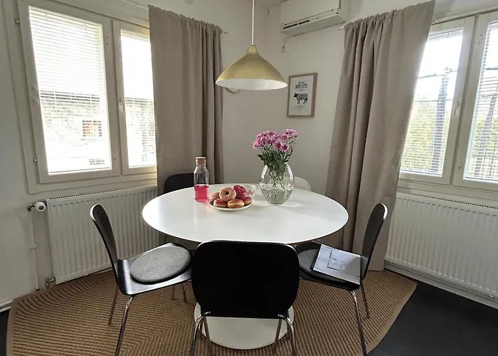 Large House - Sauna, Backyard & Tranquility *