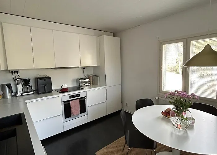 Daire Large House - Sauna, Backyard & Tranquility Helsinki